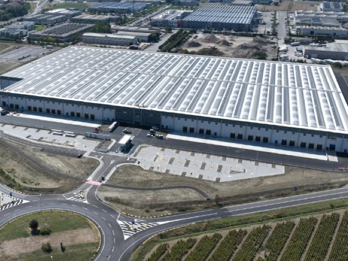 Technoretail - Colliers: locazione logistica a Rhenus Logistics vicino Bologna 